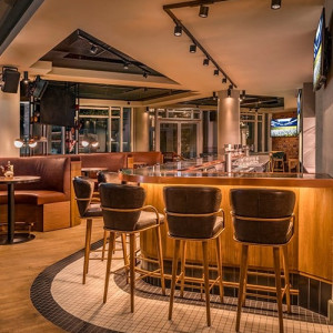 champions bar marriott x
